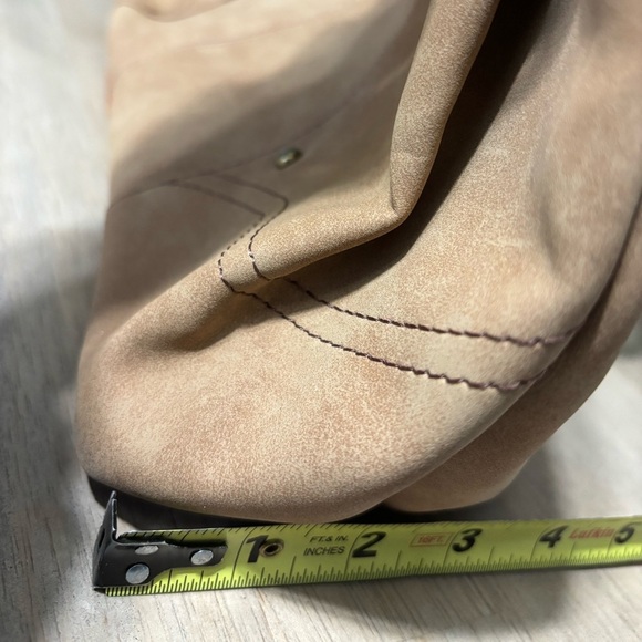 b.o.c. Brown Messenger Bag with Vintage Faux Leather Style - Picture 8 of 10